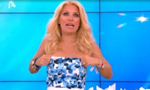 Ελένη Μενεγάκη: Της έπεφτε το φόρεμα συνεχώς και...