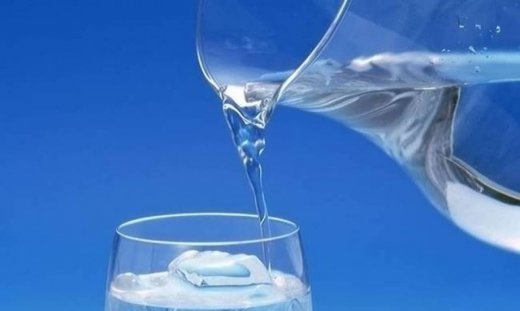 ΣΟΚ: Δείτε πόσο κάνει ένα μπουκάλι νερό στην Ακρόπολη! (vid)