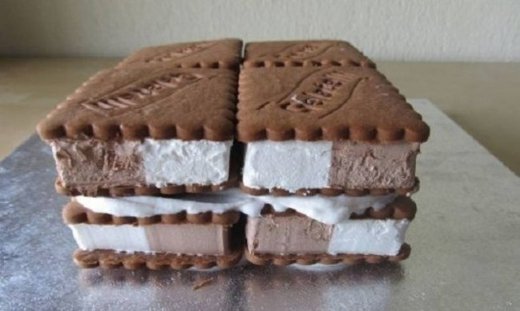 Συνταγή για την πιο εύκολη τούρτα παγωτού με μπισκότα!
