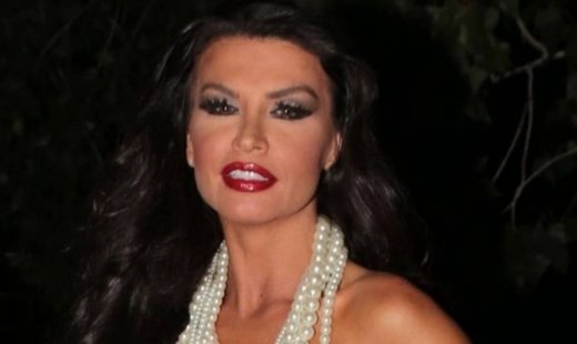 Δείτε την Νίνα Λοτσάρη με μαγιό!