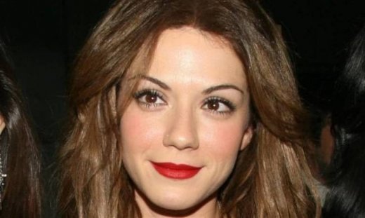 Η Λασκαράκη και οι προτάσεις από τρία μεγάλα κανάλια!