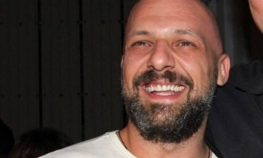 Video: Τα ειρωνικά σχόλια του Μουτσινά για την ταυτότητα της Καινούργιου! (Nassos blog)