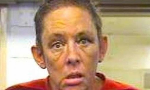 Προσπάθησε να τους δηλητηριάσει επειδή την έπιασαν να κάνει σεξ με...