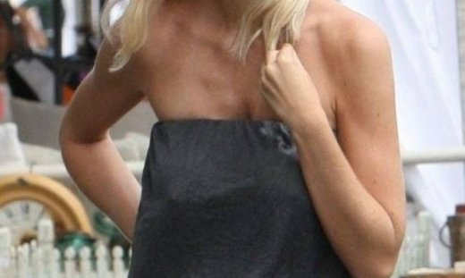 Πρώτη μέρα του σχολείου για τα παιδιά της...