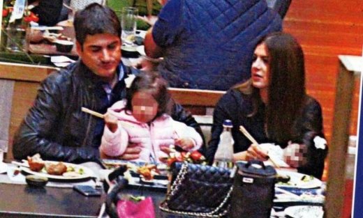 Σταματίνα Τσιμτσιλή-Θέμης Σοφός: Με τις κόρες τους για φαγητό