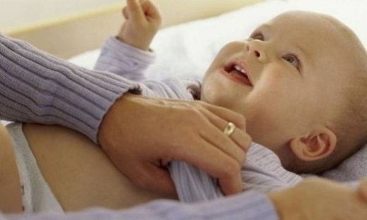 Ζιπουνάκι, ένα βρεφικό ρουχαλάκι που τείνει να εξαφανιστεί!