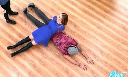 Τρελό Γέλιο: «Ελένη»: Έπεσαν στα πατώματα