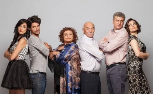 Μην αρχίζεις τη Μουρμούρα: Η Βούλα προσπαθεί να πείσει τον Μηνά να κάνει εξετάσεις