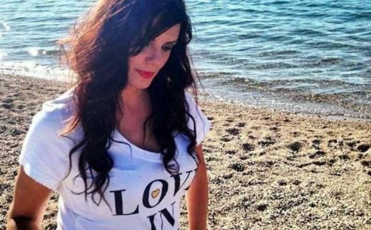 Δεν θα πιστεύετε ποιας πασίγνωστης Ελληνίδας καλλονή είναι μαμά η εικονιζόμενη!