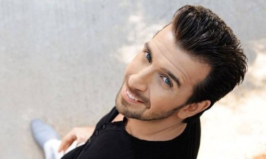 Θάνος Πετρέλης: «Είμαι τρελαμένος μπαμπάς!»