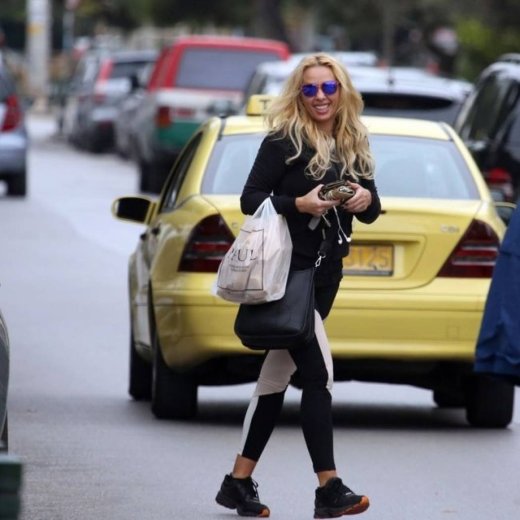 Με το χαμόγελο στα χείλη η Γωγώ