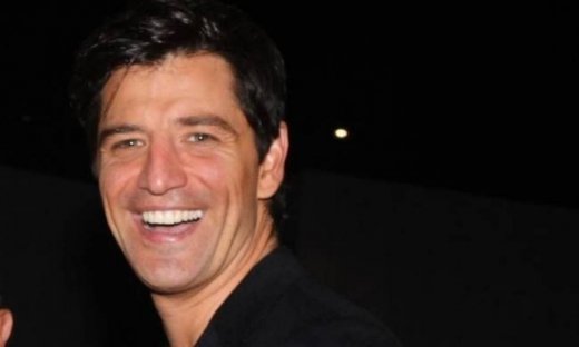 Σάκης Ρουβάς: Η τρυφερή φωτογραφία με την οικογένειά του και οι ευχές για το 2015!