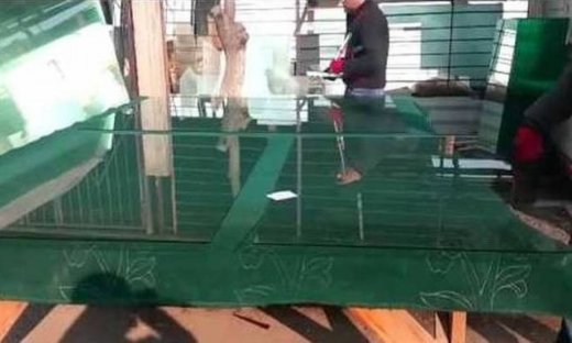 Αυτός ο γρήγορος τρόπος κοπής γυαλιού θα σας ξαφνιάσει (video)