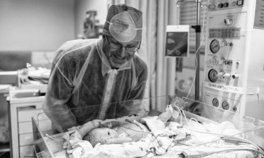 Τοκετός με καισαρική: Η εμπειρία μίας μαμάς μέσα από 10 υπέροχες φωτογραφίες