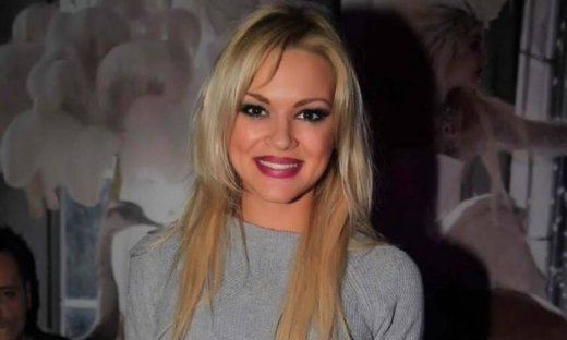 Βίκυ Κάβουρα: Μοναχική έξοδος