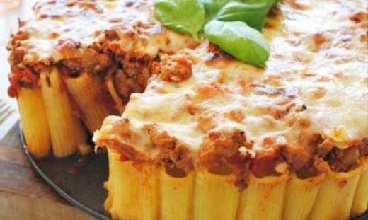 Η μακαρονόπιτα που θα σας ενθουσιάσει: Μία συνταγή για... τολμηρούς