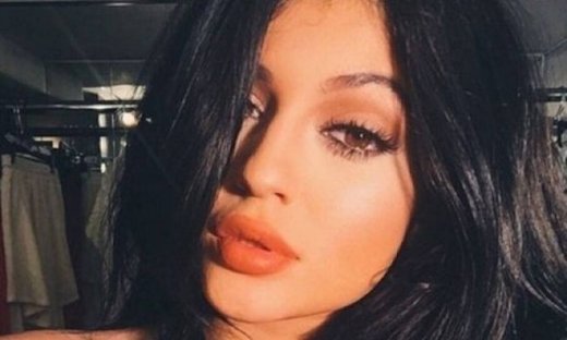 Oι φωτογραφίες της ντροπής: Δείτε την Kylie Jenner άβαφη και δυστυχώς... παραμορφωμένη