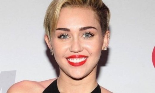 Miley,χωράς από... τις πόρτες τέλος πάντων;Οι νέες φωτογραφίες του Patrick που τον «καίνε»
