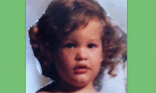 Ποιος Έλληνας παρουσιαστής είναι το παιδάκι της φωτογραφίας;