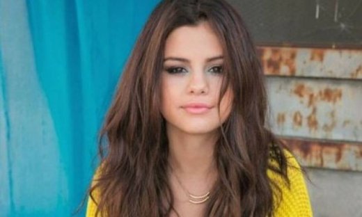 Μπράβο: Η εμφάνιση της Selena Gomez με μαγιό, είναι ό, τι καλύτερο είδαμε αυτές τις μέρες