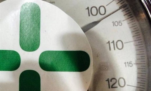 Έλληνας ηθοποιός ζυγίζει 102 κιλά και αυτοσαρκάζεται