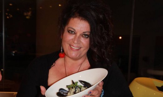 Μαρία Εκμεκτσίογλου: «Νομίζω θα είμαι κακιά πεθερά. Είμαι τελειομανής»