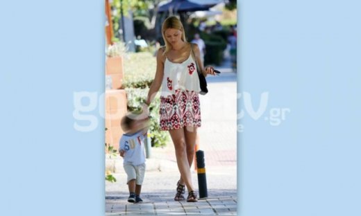 Νάταλι Θάνου: Στην Γλυφάδα με το γιό της