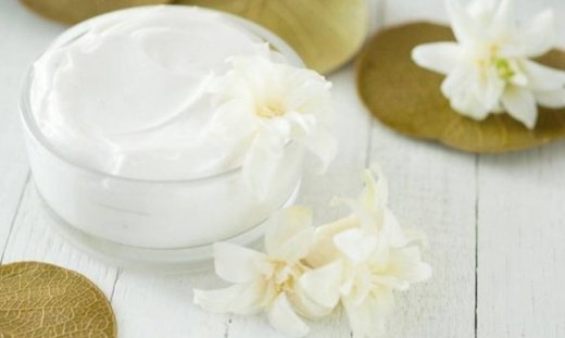 Φτιάξτε τη δική σας χειροποίητη ενυδατική κρέμα για το σώμα με 4 μόνο υλικά!