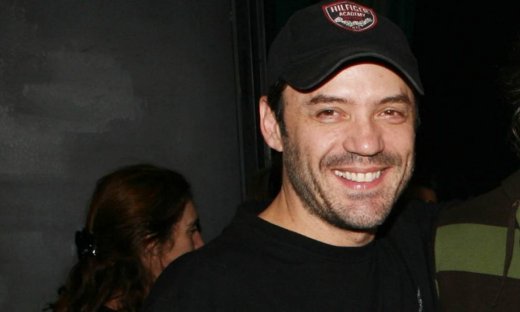 Θάνος Καλλίρης: «Ήμασταν δύο γνωστοί αλλά εντελώς άφραγκοι τραγουδιστές…»