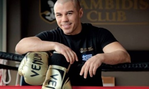 Μιχάλης Ζαμπίδης: «Η τηλεόραση μου τραυματίζει την αισιοδοξία»