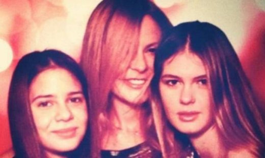 Τζένη Μπαλατσινού: Με τις κόρες της στα βάθη της Ανατολής (φωτό)