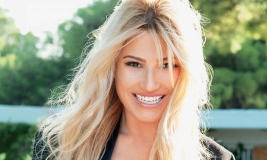 Η πρώτη φωτογραφία της Φαίης Σκορδά από τις διακοπές της