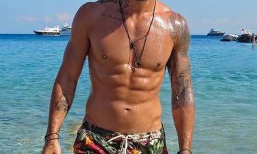 Γνωστός Έλληνας δηλώνει: «Έχω πάει με τόσες γυναίκες στη ζωή μου που καλύπτω και τον εγγονό μου»