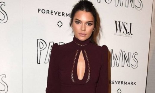 Χωρίς ίχνος ρετούς: Δείτε την Kendall Jenner με μικροσκοπικό μπικίνι!