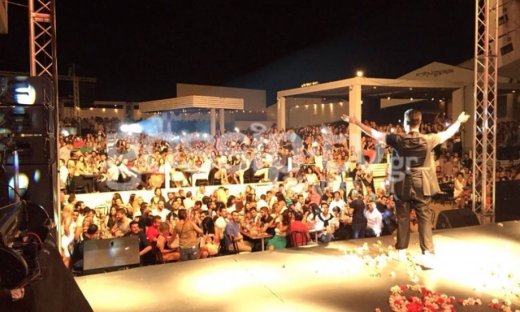 Sold out εμφάνιση στη Ρόδο για τον Νίκο Οικονομόπουλο