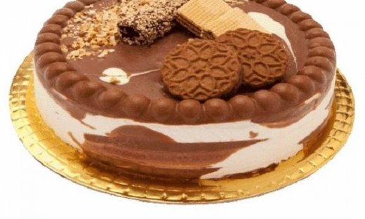 Συνταγή για την πιο νόστιμη τούρτα παγωτού με 5 υλικά!