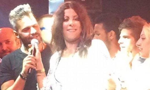 Ρόδος χθές: Μεταλλαγμένη και χωρίς ρετούς η Άντζελα Δημητρίου (Nassos blog)