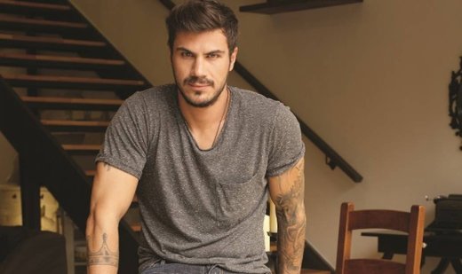 Άκης Πετρετζίκης: Δείτε πως ήταν πριν οχτώ χρόνια και θα «μείνετε άφωνοι»