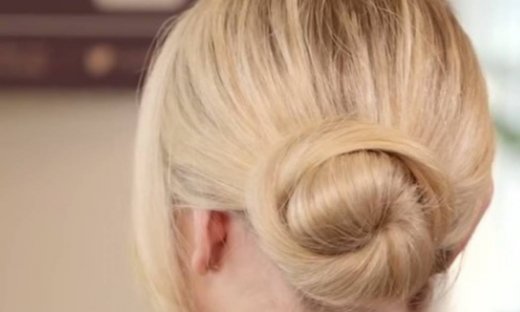 3 chic χτενίσματα που μπορείς να κάνεις μέσα σε 10 λεπτά!