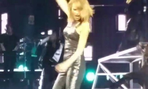 Παραλίγο να ρίξουν από την σκηνή την Taylor Swift