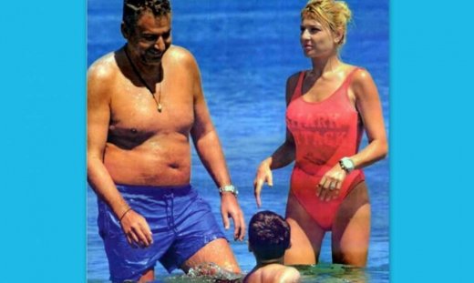 Φαίη Σκορδά-Γιώργος Λιάγκας: Παιχνίδια στο νερό με τους γιους τους