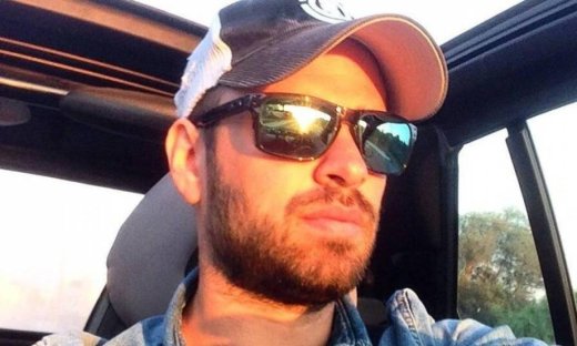 Ποιας Ελληνίδας παρουσιάστριας είναι αδελφός ο κούκλος της φωτό;