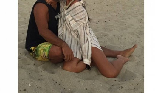 Η πρώτη φωτό τους στο instagram! Ποζάρουν με φόντο το φεγγάρι στην Ελαφόνησο!