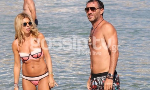 Γιάννης Γκούμας: Στη παραλία με τη γυναίκα του