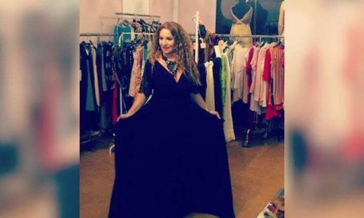 Πόπη Μαλλιωτάκη: Διαλέγει ρούχα για το νέο της βίντεο κλιπ