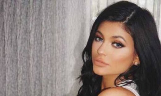 Η Kylie Jenner «σε αναμμένα κάρβουνα»: Τι έχει ταράξει τη ζωή της;