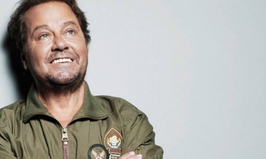 Γιάννης Πάριος: «Νιώθω μέσα μου ένα παιδί που αρνείται να μεγαλώσει...»