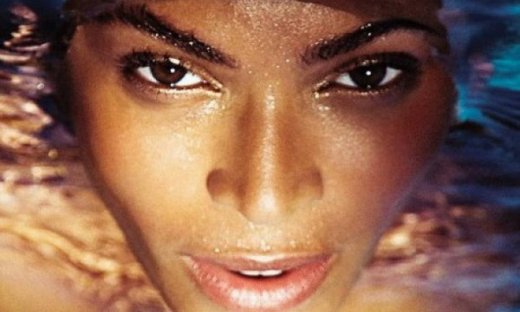 Μία εικόνα, χίλιες λέξεις: Η Beyoncé «απαντά» στις φήμες που τη θέλουν να είναι έγκυος