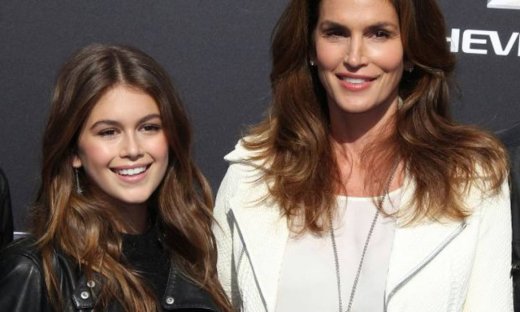 Cindy Crawford: Συμβουλεύει την 14χρονη κόρη της να...