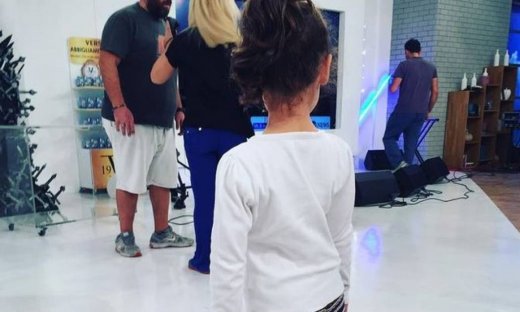 Η κόρη της Έλενας Ασημακοπούλου στο στούντιο